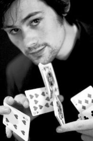 Robert Gough - Close Up Magician - Slight of Hand Magician
