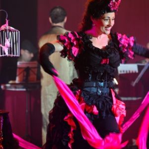 Romany - Diva of Magic - Cabaret Performer - Close Up Magician