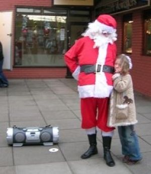 Santa Statik - Comic Dance - Childrens Christmas Entertainer -