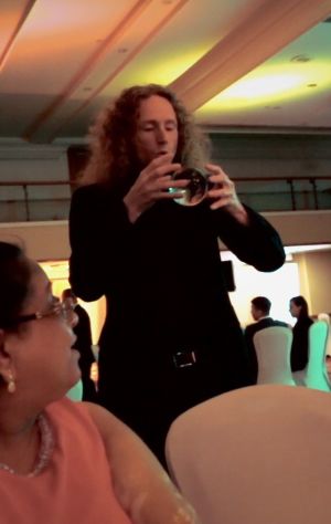 Nik Robson - Contact Juggler