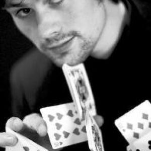 Robert Gough - Close Up Magician - Slight of Hand Magician